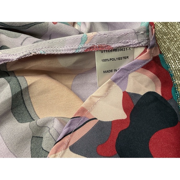 NWT Jodifl Medium Abstract Print Long Sleeve Blouse - Picture 10 of 10